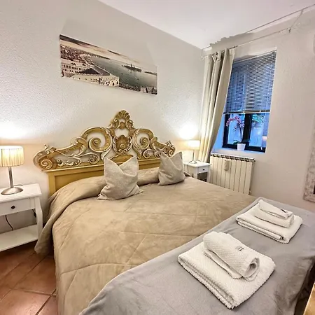 Caterina Biennale شقة البندقية