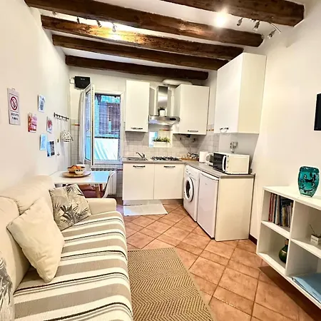 Caterina Biennale דירה *