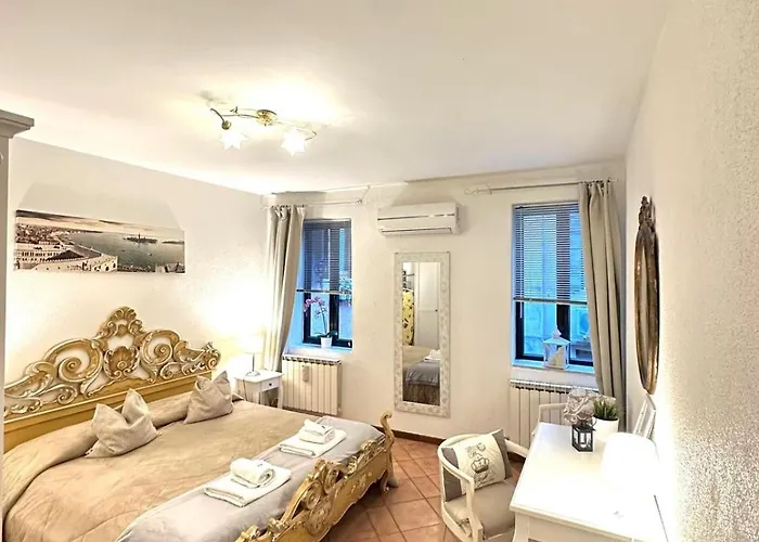 Caterina Biennale דירה *